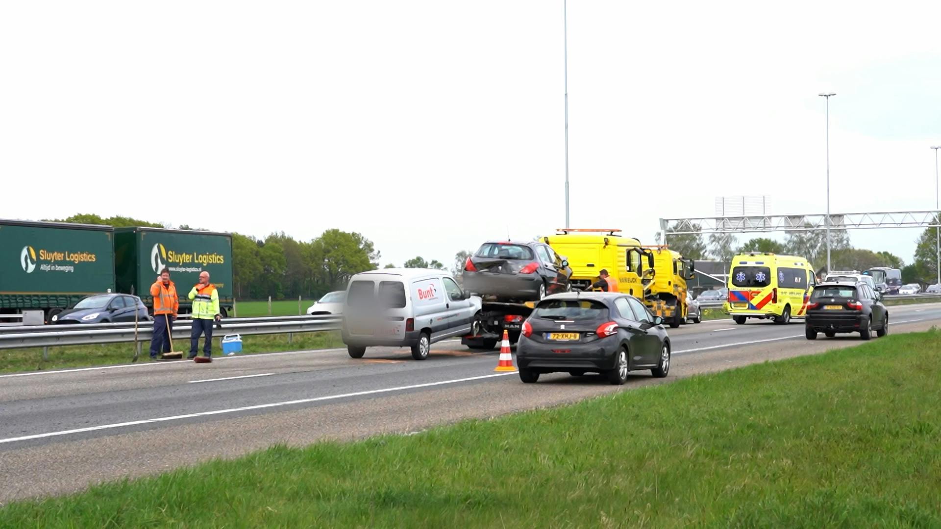 Kop-staartbotsing Met Vier Auto's Op A58