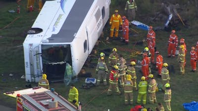 Zeven kinderen zwaargewond na busongeluk in Melbourne