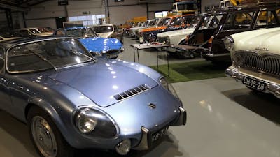 Ruim 140 auto's in gloednieuw museum in Buren