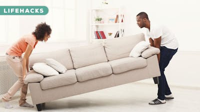 Zó verschuif je zware meubels zonder krassen te maken