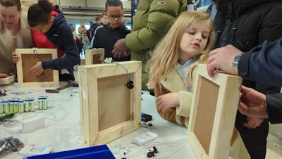 Kinderen maken kennis met techniek op Makersfestival Zwolle