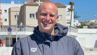 Kevin Jansen uit Oosteind zwemt van Spanje naar Marokko