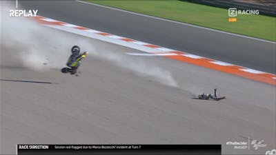 Motor vliegt in brand bij crash vrije training MotoGP