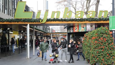 Winkels in Rotterdam sluiten zaterdag eerder door drukte