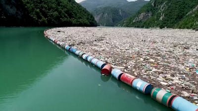 Nieuwe dronebeelden tonen omvang van afvalprobleem in Bosnië