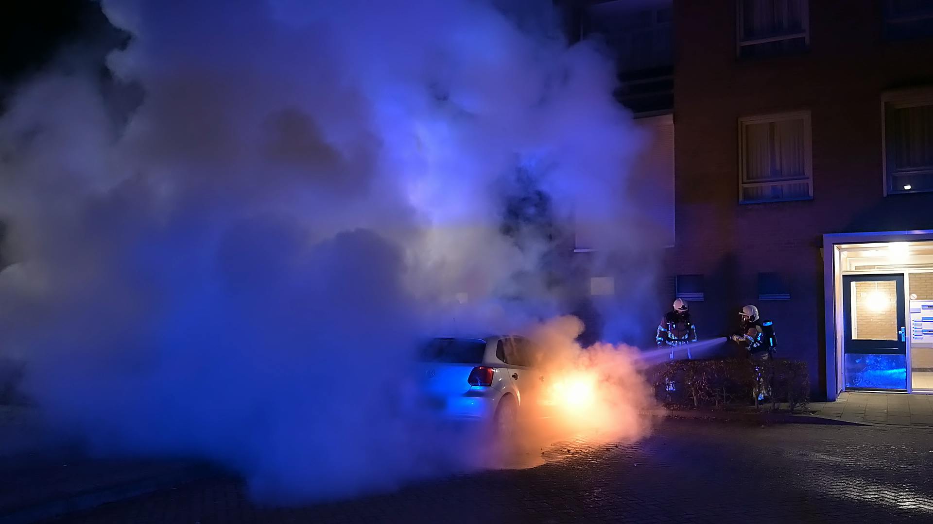 Autobrand In Tilburg, Brandstichting Niet Uitgesloten