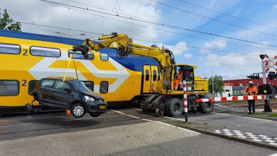 Aanrijding tussen trein en auto in Bergen op Zoom