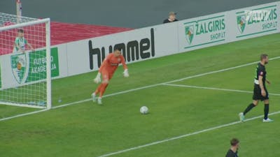 Un but contre son camp loufoque en Coupe de Lituanie