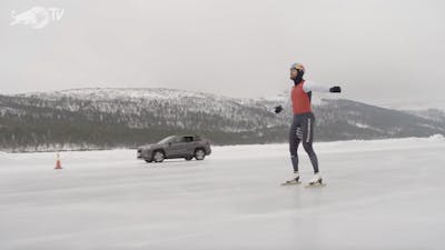 Kjeld Nuis schaatst wereldrecord en drift in rally auto