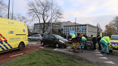 Aanrijding in Den Bosch, fietser naar ziekenhuis