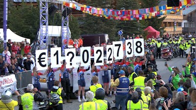 Zestiende editie Alpe d'HuZes haalt ruim 17 miljoen op