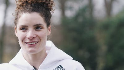 Voetbalster Dominique Janssen: 'Topsport is niet gezond'