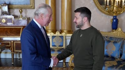 Zelenski ontmoet koning Charles op Buckingham Palace