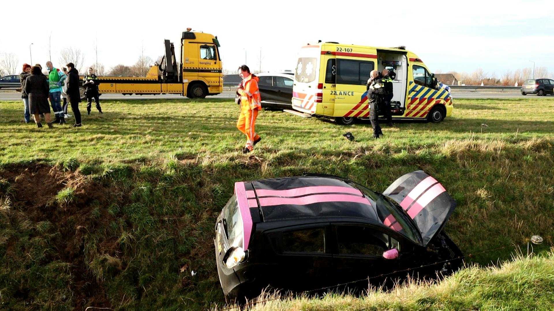 Automobilist Belandt Met Wagen In De Sloot Langs De A50