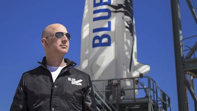 LIVE: Jeff Bezos gaat met zijn Blue Origin de ruimte in