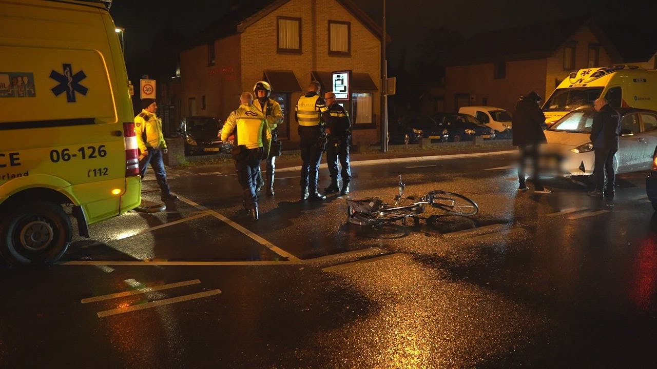 Vrouw Op Fiets Raakt Zwaargewond Bij Aanrijding In Apeldoorn