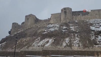 Muren van eeuwenoud Turks kasteel ingestort na aardbeving