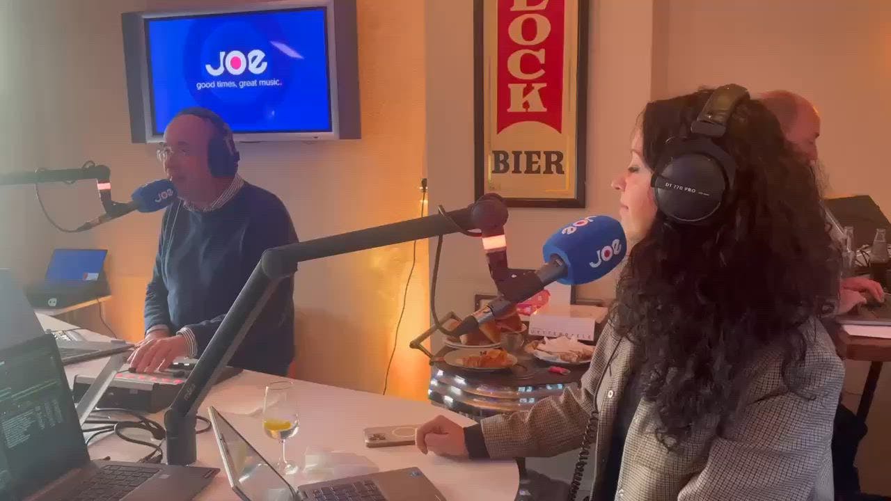 Radiozender Joe Zendt Live Uit Vanuit Café De Kastaar