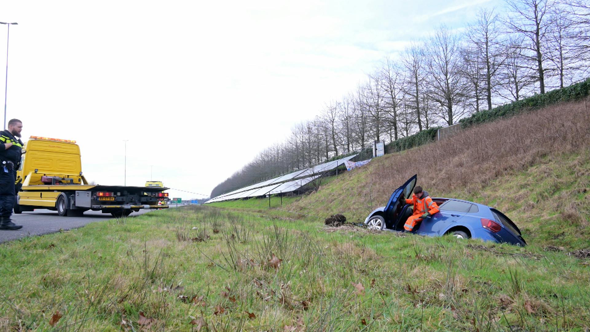 Automobilist Belandt Met Wagen In De Sloot Op De A58