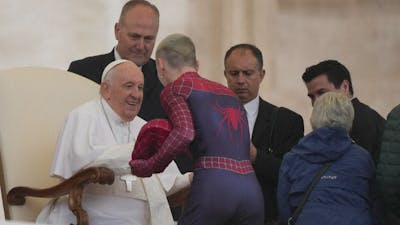 Le pape François rencontre Spiderman