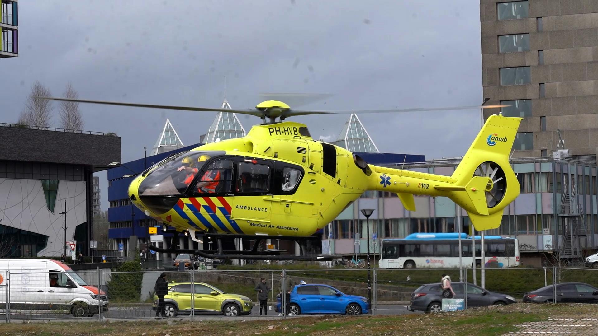 'Verwarde Man Steekt Bezoeker Nijmeegse Moskee Neer'