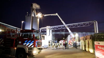 Bouwbedrijf in Rijssen ontruimd vanwege brand