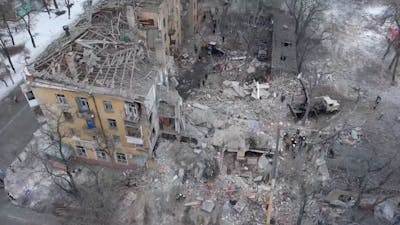 Drone filmt ravage na dodelijke raketaanval in Oekraïne