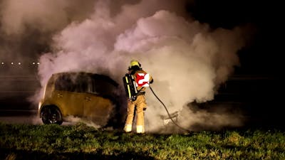 Auto vliegt in brand op A50 bij Sint-Oedenrode