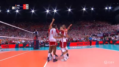 Wereldkampioen Polen verslaat Nederlandse volleybalploeg