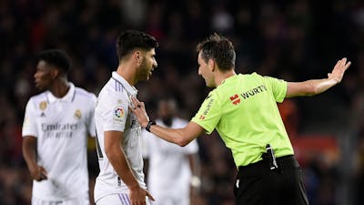 Asensio ziet doelpunt afgekeurd worden in Barcelona