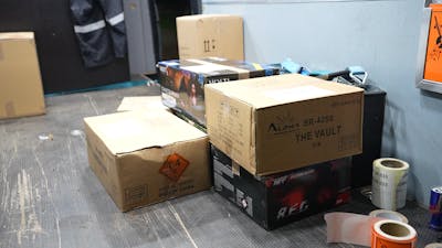 160kg illegaal vuurwerk en vuurwerkbom gevonden in Arnhem