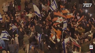 Les partisans de Netanyahu bloquent une autoroute à Tel-Aviv