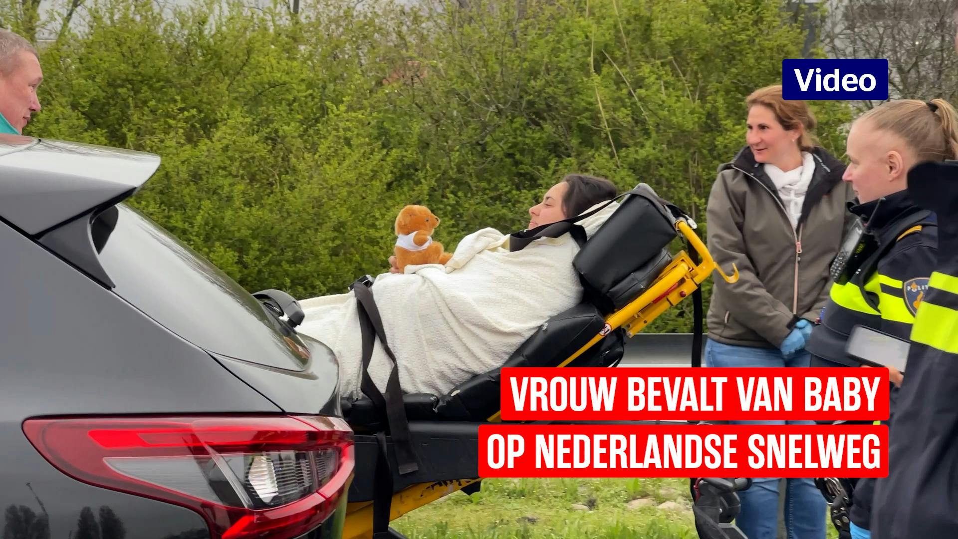 Vrouw Bevalt Van Dochtertje Op Nederlandse Snelweg