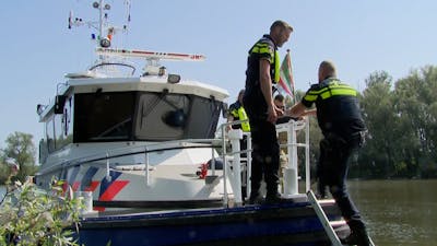 Hulpdiensten zoeken naar vermiste opvarenden in Limburg