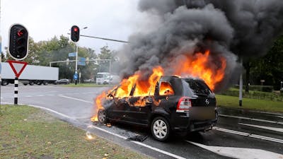 Auto bijna volledig uitgebrand tijdens proefrit in Helvoirt