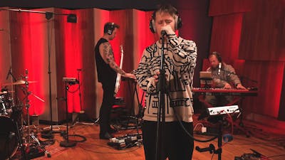 Nothing But Thieves - 'Sorry' live @ Qmusic