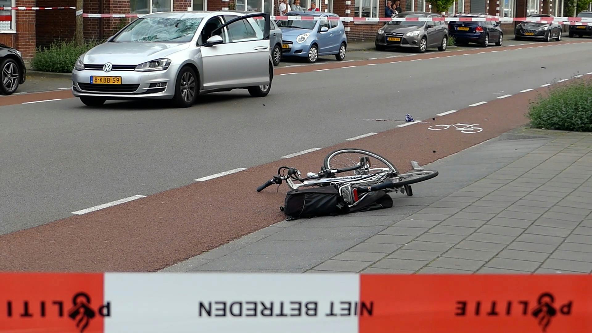 Fietser Met Spoed Naar Ziekenhuis Na Aanrijding In Enschede