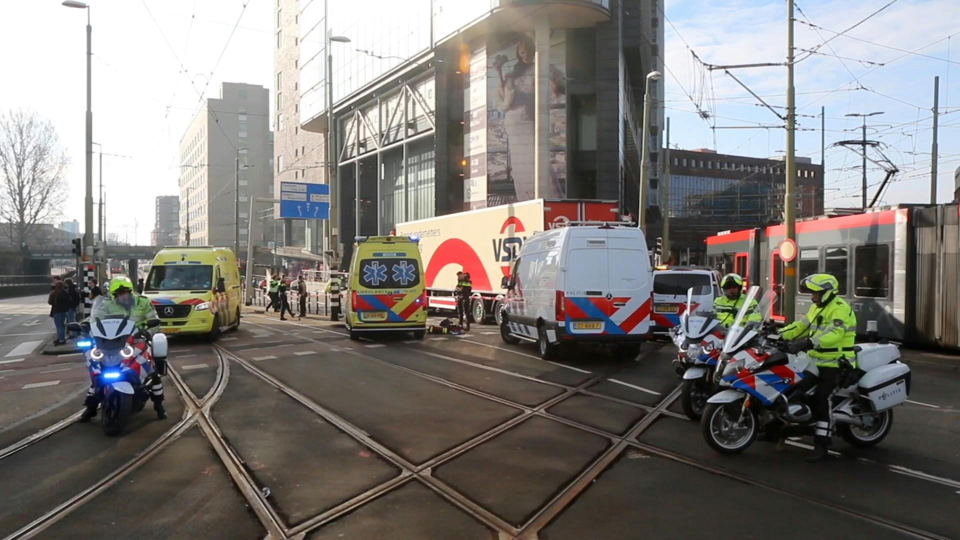 Fietser Zwaargewond Geraakt Bij Aanrijding Met Vrachtwagen