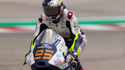 Collin Veijer crasht in Moto3-kwalificatie
