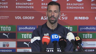 Van Nistelrooij: ''Feyenoord is de favoriet voor de titel."