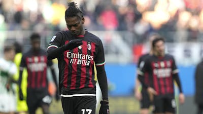 AC Milan blameert zich voor eigen publiek en verliest ruim