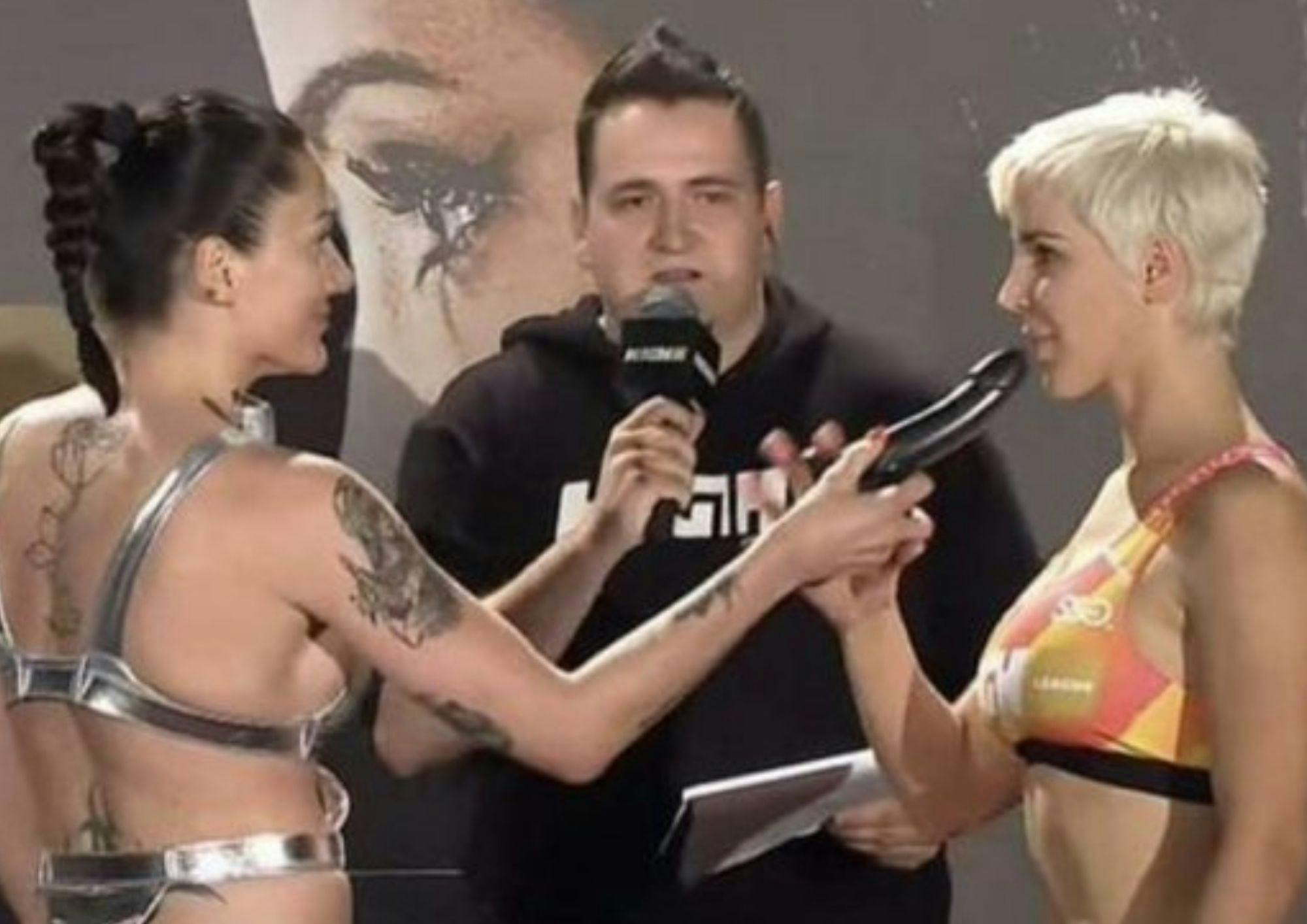 Une combattante MMA provoque son adversaire avec un sex-toy