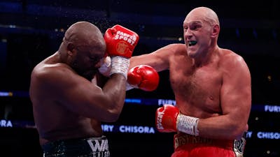 Tyson Fury behoudt wereldtitel na winst op dappere Chisora