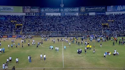 Une bousculade fait 12 morts dans un stade au Salvador