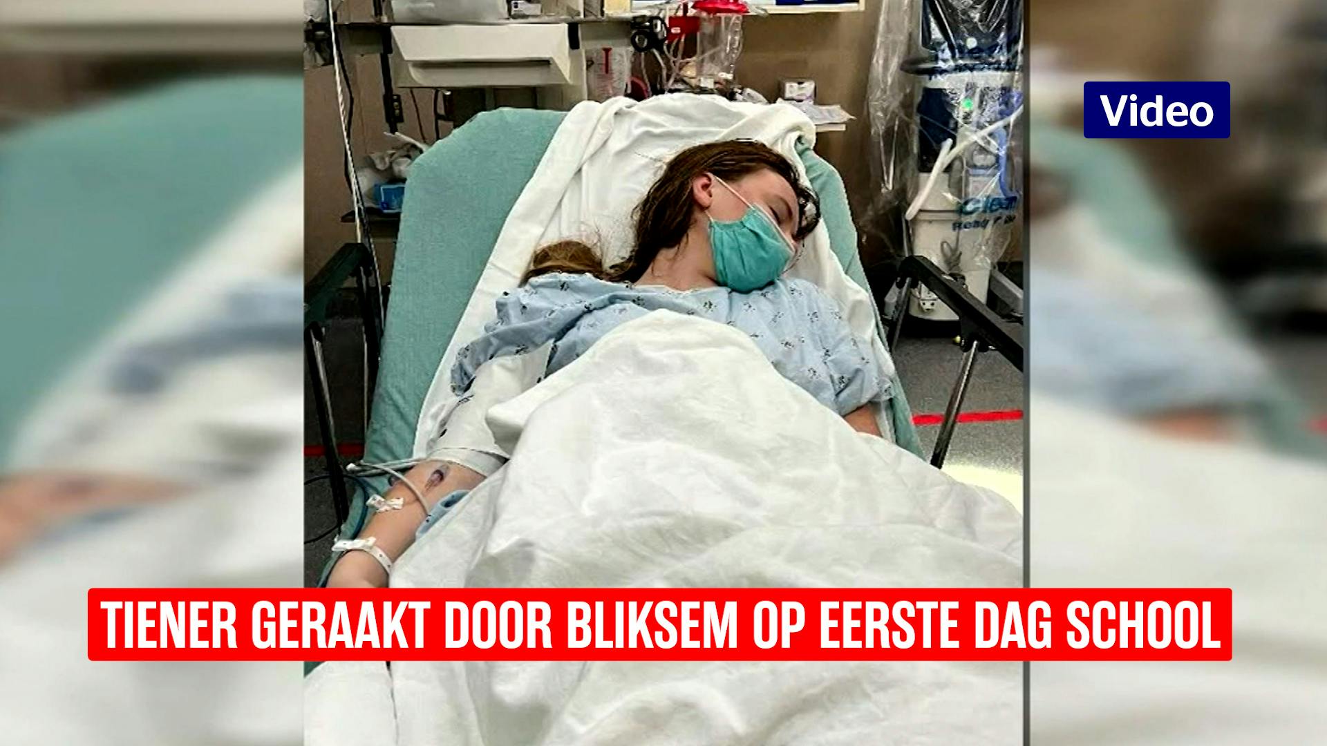 Tiener Geraakt Door Bliksem Op Eerste Dag School