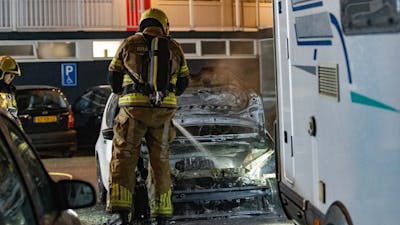 Opnieuw gaat een auto in vlammen op in Deventer