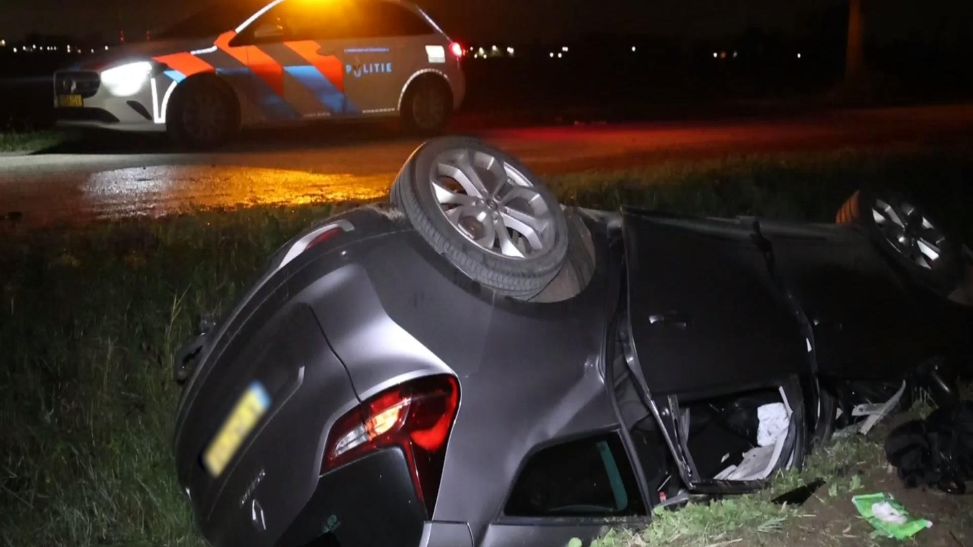 Auto Ondersteboven In Sloot, Automobilist Gewond