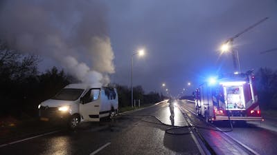 Bestelbusje vliegt in brand in Eindhoven