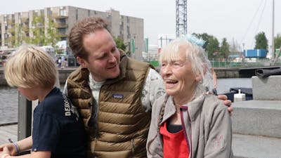 76-jarige Anneke in het zonnetje gezet na overval