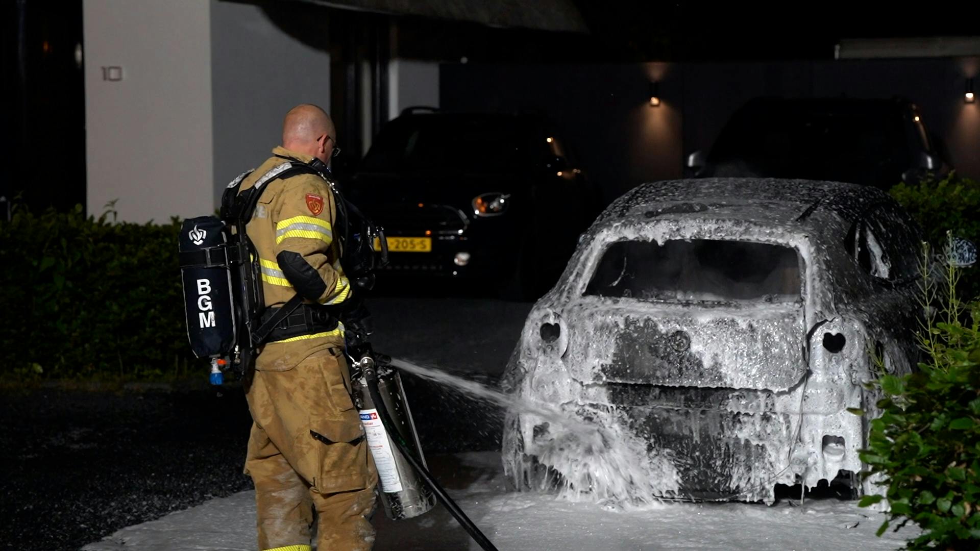 Mogelijk Brandstichting Bij Intense Autobrand In Duiven